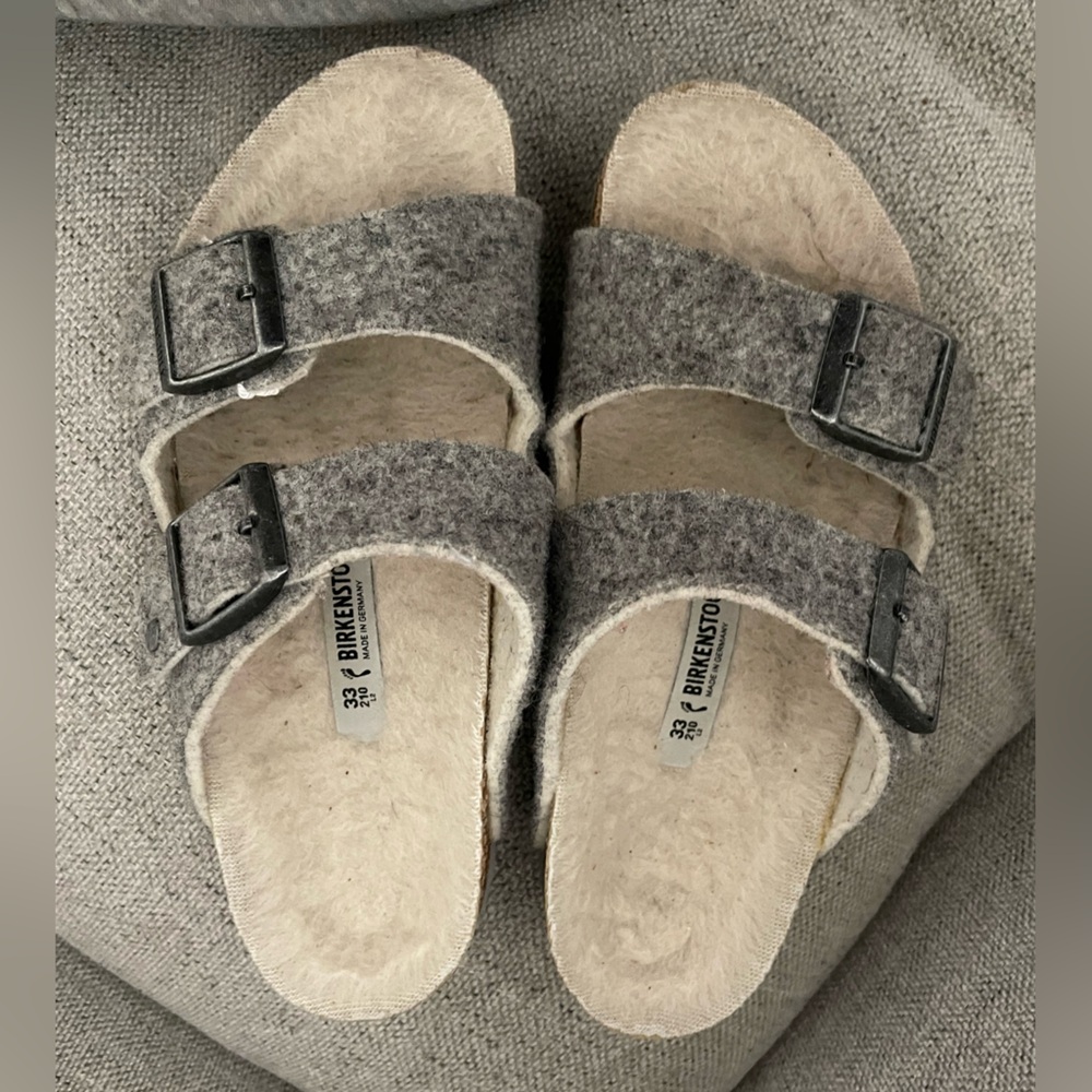 Kids fuzzy Birkenstock sandals